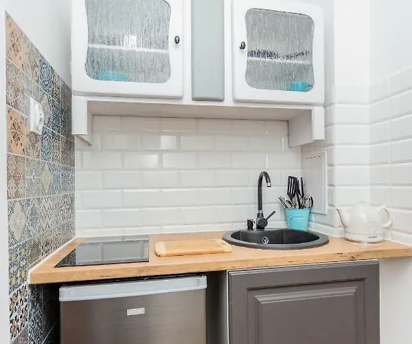 Twarda 54-warszawski Sen وارسو