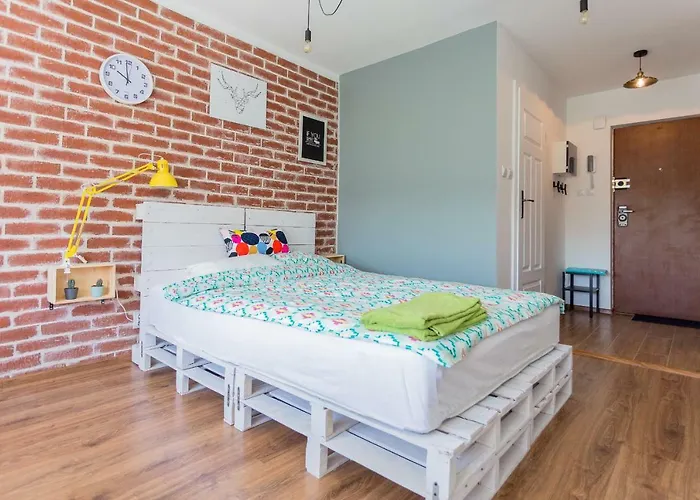 Twarda 54-warszawski Sen وارسو