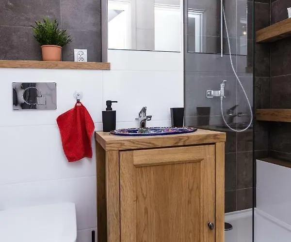 Twarda 54-warszawski Sen