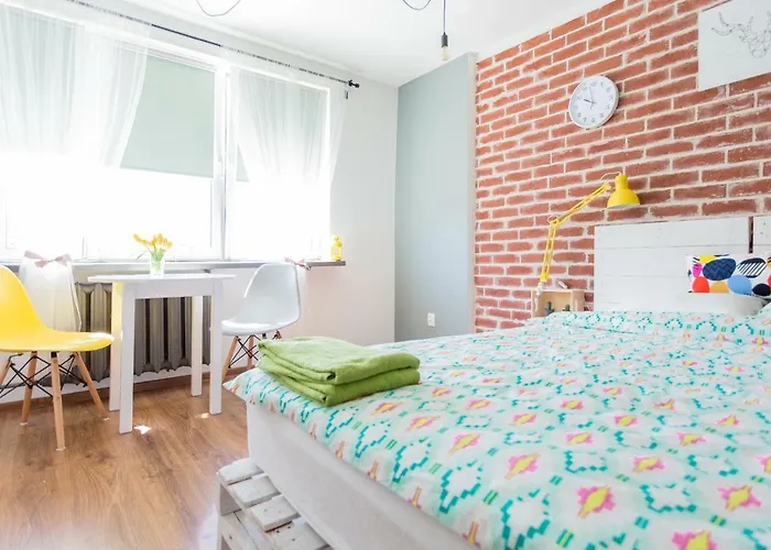 Twarda 54-warszawski Sen شقة